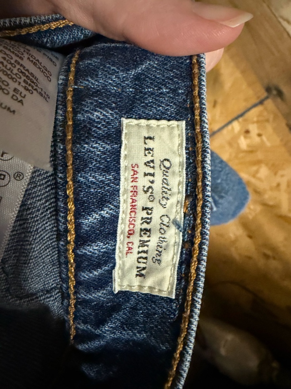 Levi's Button-Fly Distressed Blue Denim Shorts - Picture 11 of 11